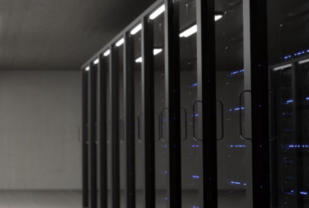 为企业提供独立存储系统，杉岩数据的做法是与硬件松耦合、与应用紧耦合